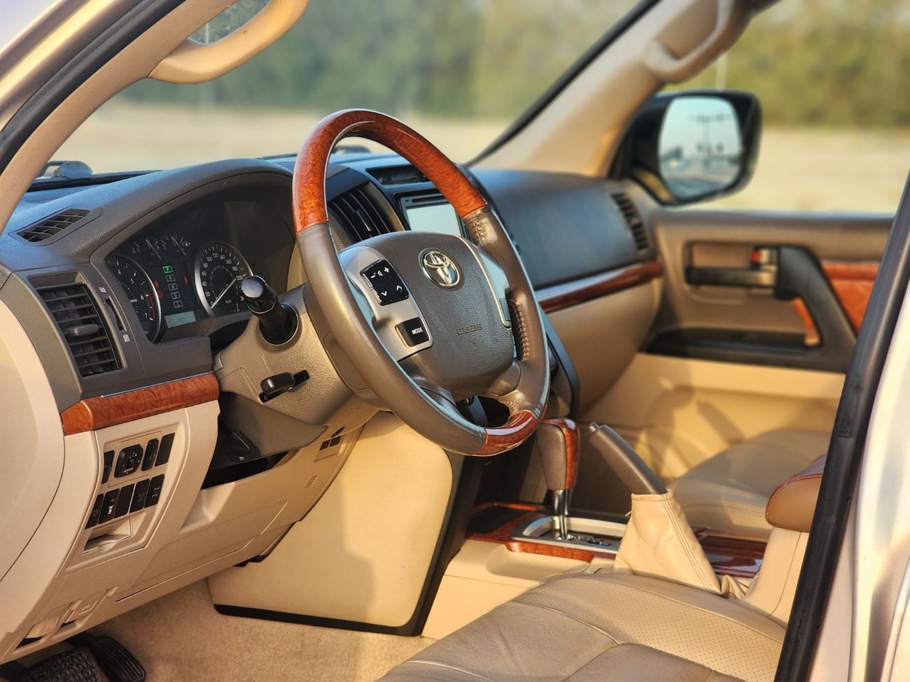 تويوتا لاند كروزر GX.R V6