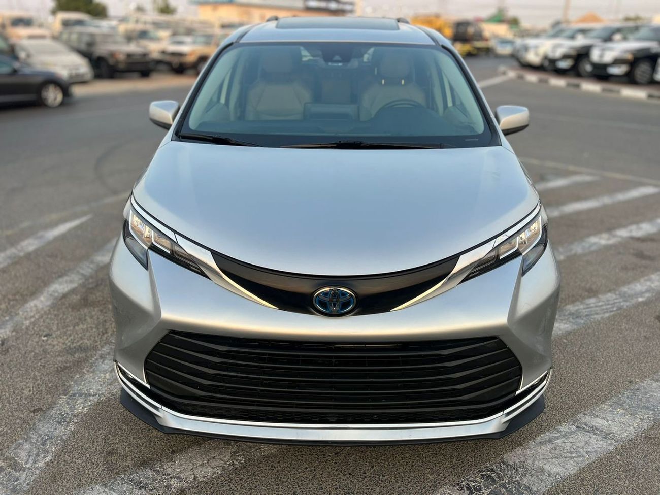 Toyota Sienna 2021 Toyota Sienna, Xle Hybrid + Sunroof + Leather & Electric Seats + Push Start + Doors Open Close 