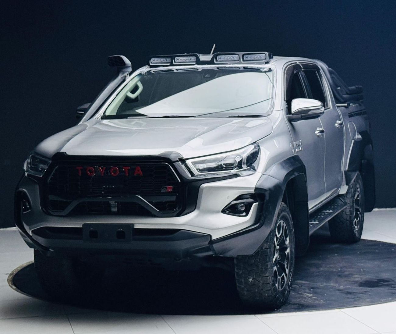 Toyota Hilux diesel 2.8 liter ,right hand drive ,automatic gear ,only for export