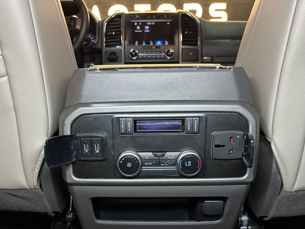 فورد إكسبيديشن XLT 3.5L (480 HP) AWD