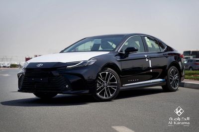 Toyota Camry LE HEV 2.5L Hybrid | Panoramic Roof | Power Seat | Rear Camera | GCC Specs | Zero KM