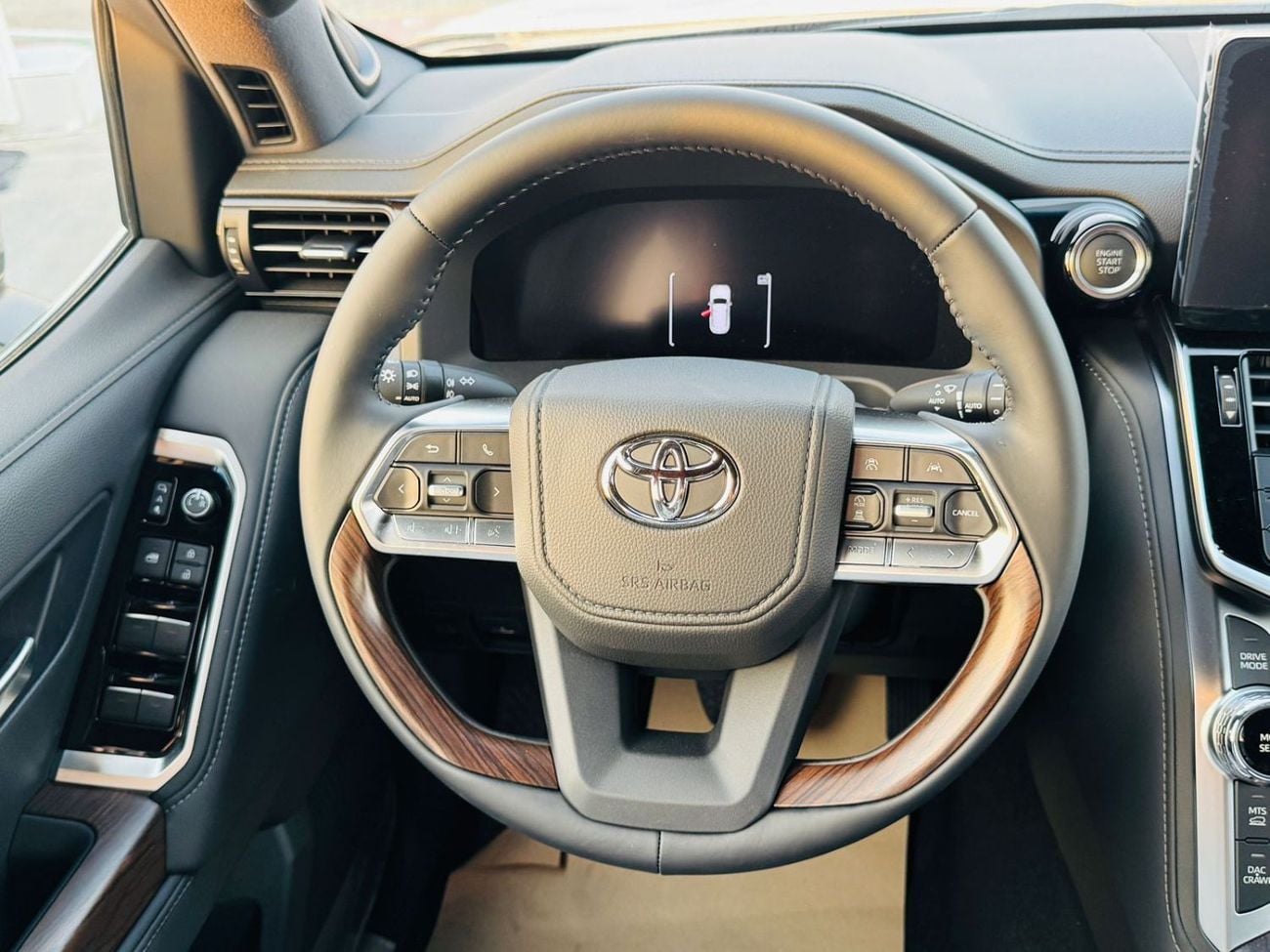 تويوتا لاند كروزر TOYOTA LC 300 VX 3.5L PTR GCC A/T F/O BLACK 2025