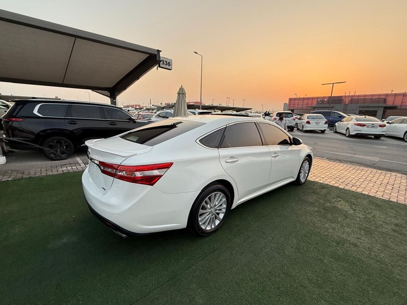 Toyota Avalon LIMITED First Owner Showroom Condition