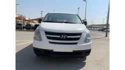 Hyundai H-1 Hoynday H1 2013 g cc 12 seat