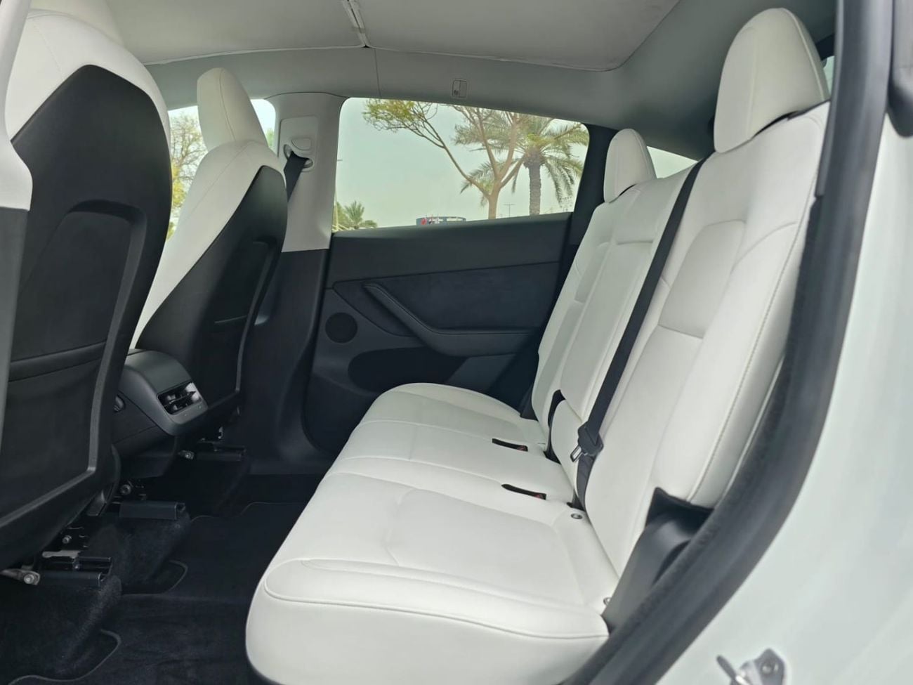 Tesla Model Y LONG RANGE AWD GCC