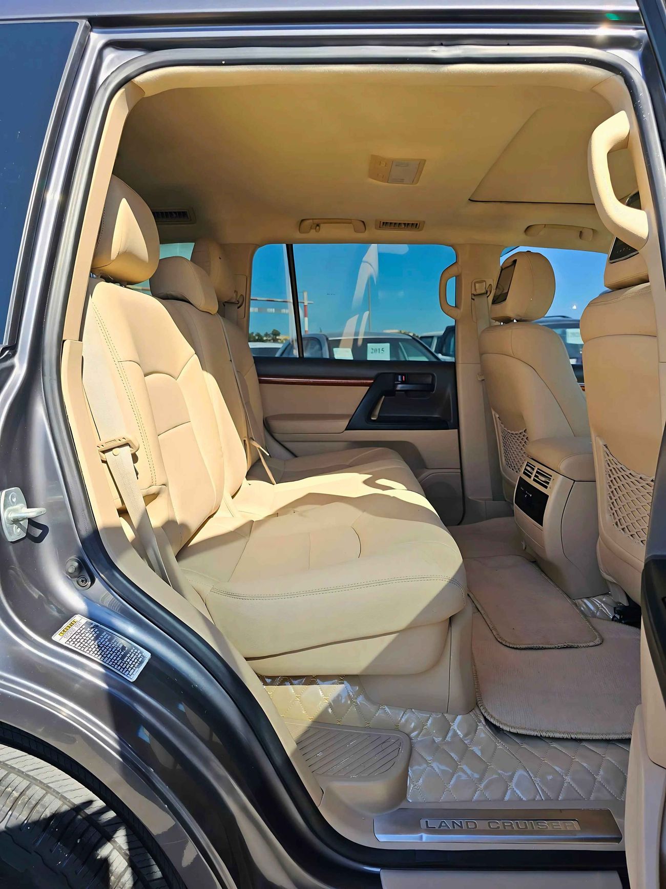 Toyota Land Cruiser GXR/ V6 / 4.0L/ 4WD/ SUNROOF/ ORG SHAPE/ A/T / FULL OPTION / LEATHER SEATS/ EXPORT ONLY / LOT#10319