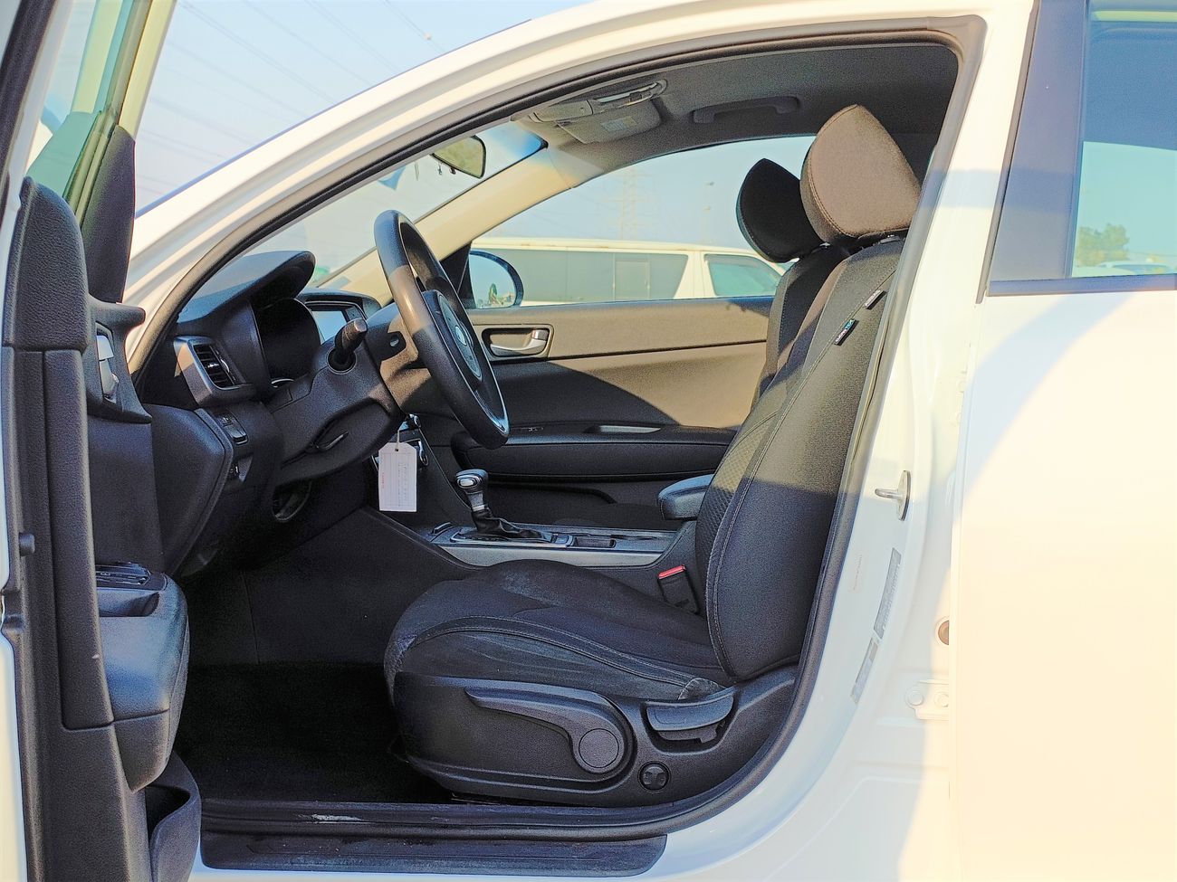 Kia Optima 2.4L Petrol / Driver Power Seat / Rear A/C (LOT # 97936)