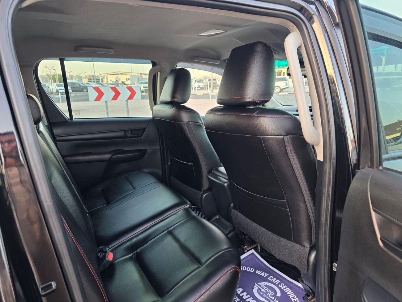 Toyota Hilux TOYOTA HILUX PICK UP SR5 GR SEATS 2024 WHITE 4WD AT DIESEL = RIGHT HAND