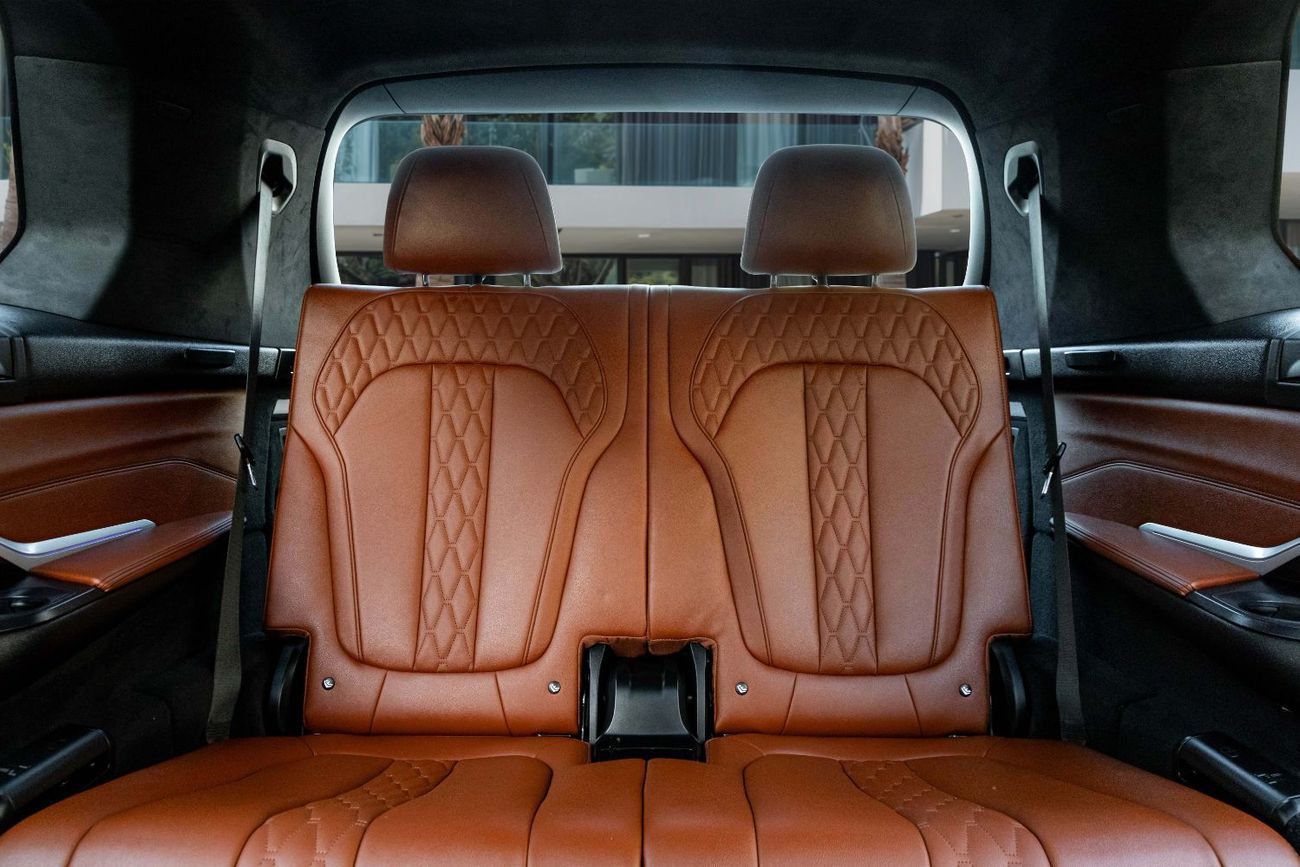 BMW X7 40i M-Kit | 5,170 P.M | 0% Downpayment | Agency Warranty!