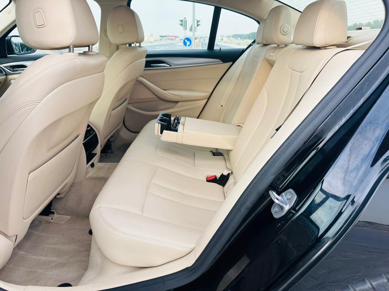 بي أم دبليو 520i