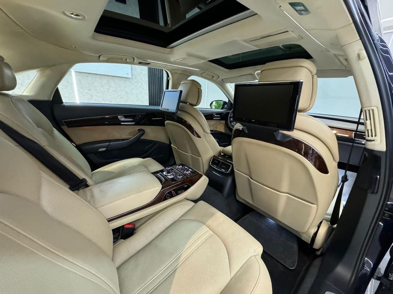 Audi A8 L 60 TFSI quattro 4.0L