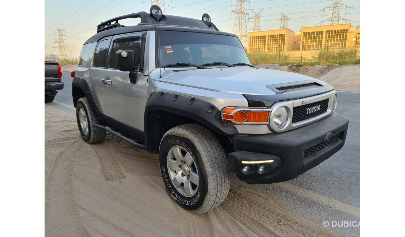 Toyota FJ Cruiser 4.0L Petrol, Side Steps, Mp3, Cruise Control, Power Steering, Alloy Rims 17'', LOT-704