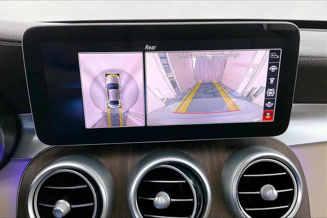 Mercedes-Benz C 200 Premium + (AMG Line)