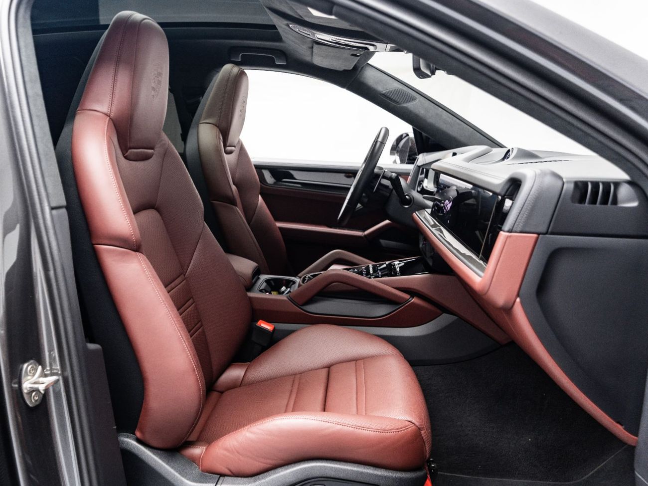 بورش كايان 2025 Porsche Cayenne GTS Coupe, 4.0 TC V8, 4WD, 493bbhp, 8-Speed PDK