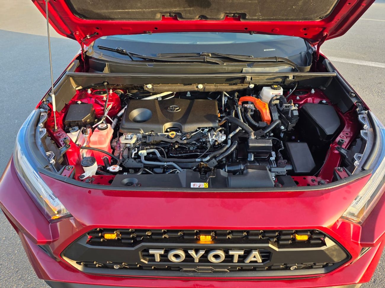 Toyota RAV4 2.5L Limited Hybrid Sunroof , Push button, Trunk automatic and original leather seats