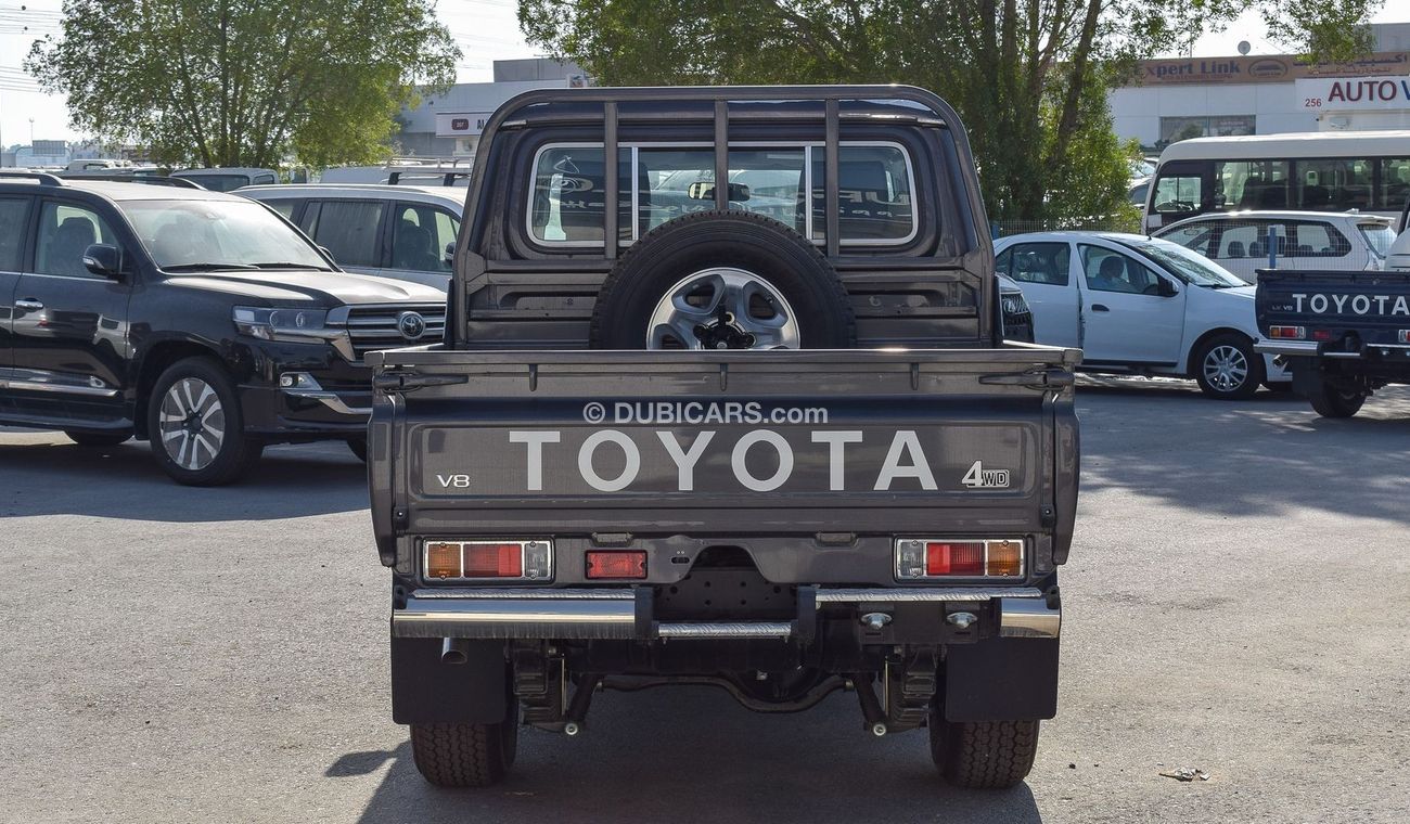 Toyota Land Cruiser Pick Up V8