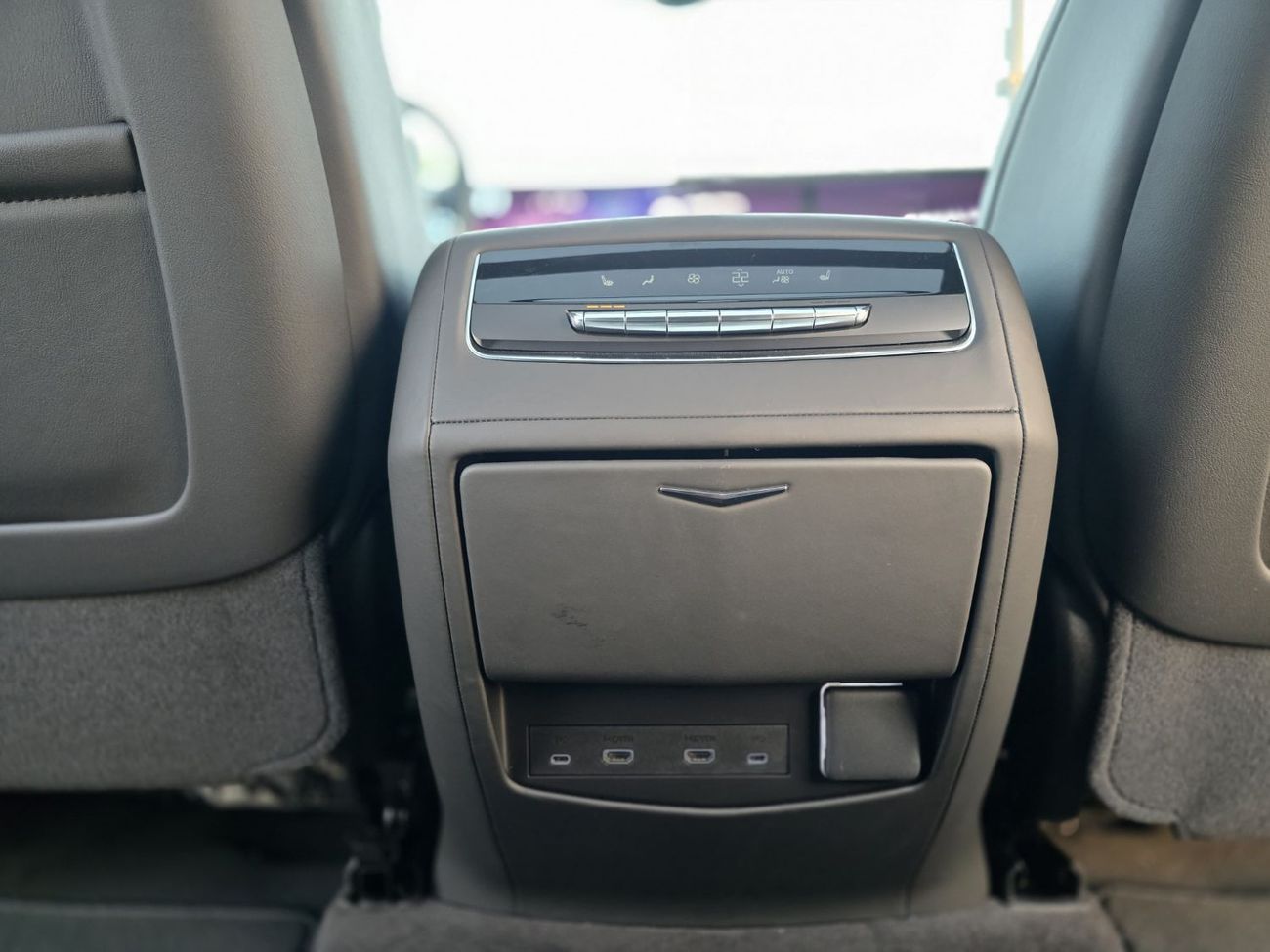 Cadillac Escalade Sport Platinum 6.2L 4WD