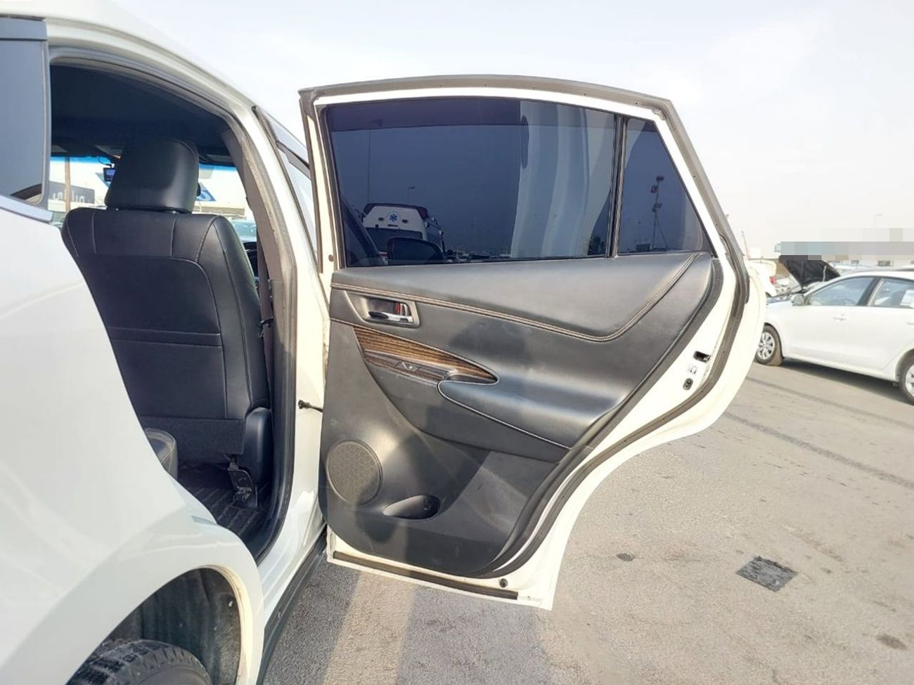 Toyota Harrier TOYOTA HARRIER SUV RHD 2015 MODEL 2.0 L PETROL AUTOMATIC(PM49946)