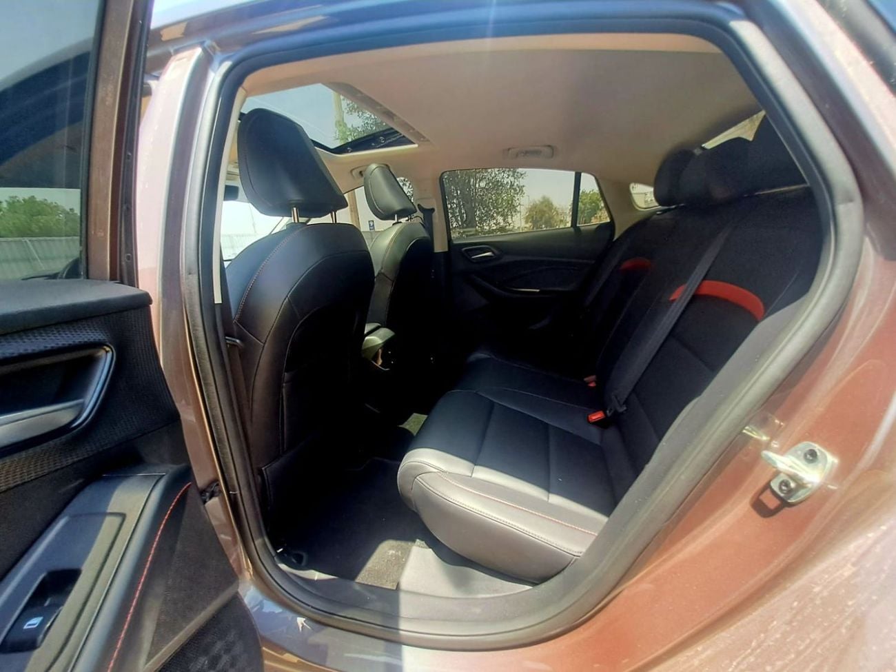 MG GT LUXURY 699- Monthly l GCC l Sunroof, Leather, warranty I Accident Free