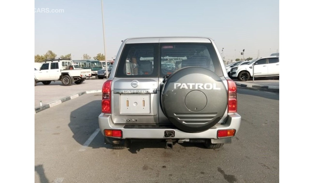 Nissan Patrol NISSAN PETROL RIGHT HAND DRIVE (PM1002)