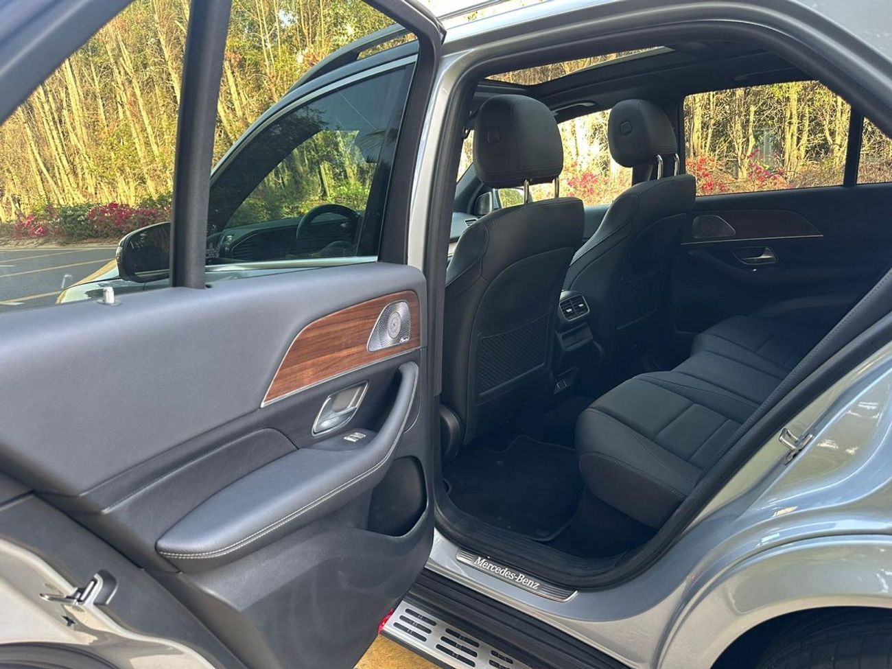Mercedes Benz GLE350 USA SPEC 2025 Mercedes-Benz GLE 350 | Like New | Warranty | 6000 KM | 2.0L Inline-4 | 255 HP