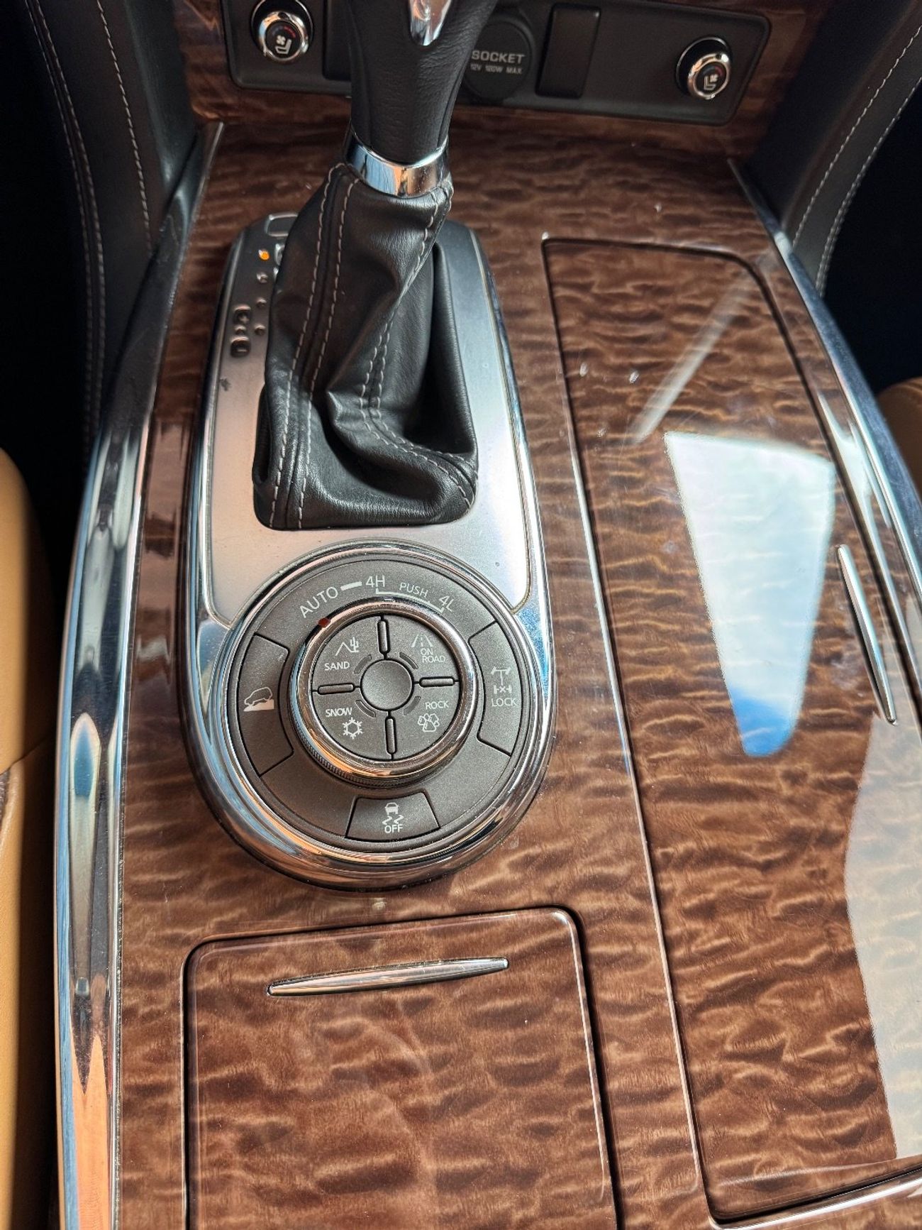 نيسان باترول LE Platinum 5.6L