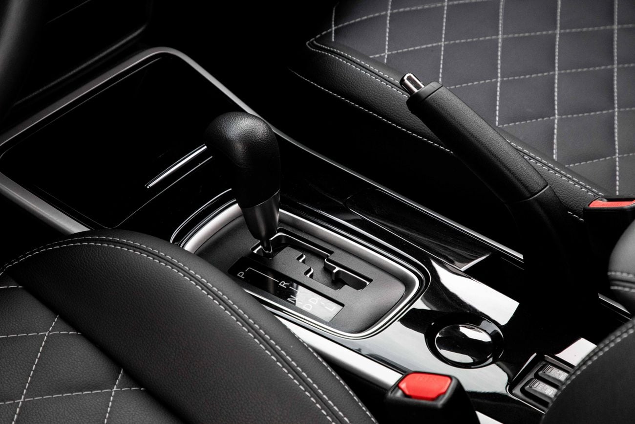 Mitsubishi Outlander Outlander Standard | 1,078 P.M | 0% Downpayment | Warranty | Low KM | Pristine!