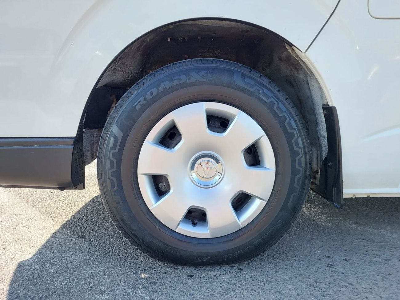 Toyota Hiace TOYOTA HIACE COMMUTER VAN RHD 2012 MODEL 3.0 L DIESEL AUTOMATIC(PM13847)