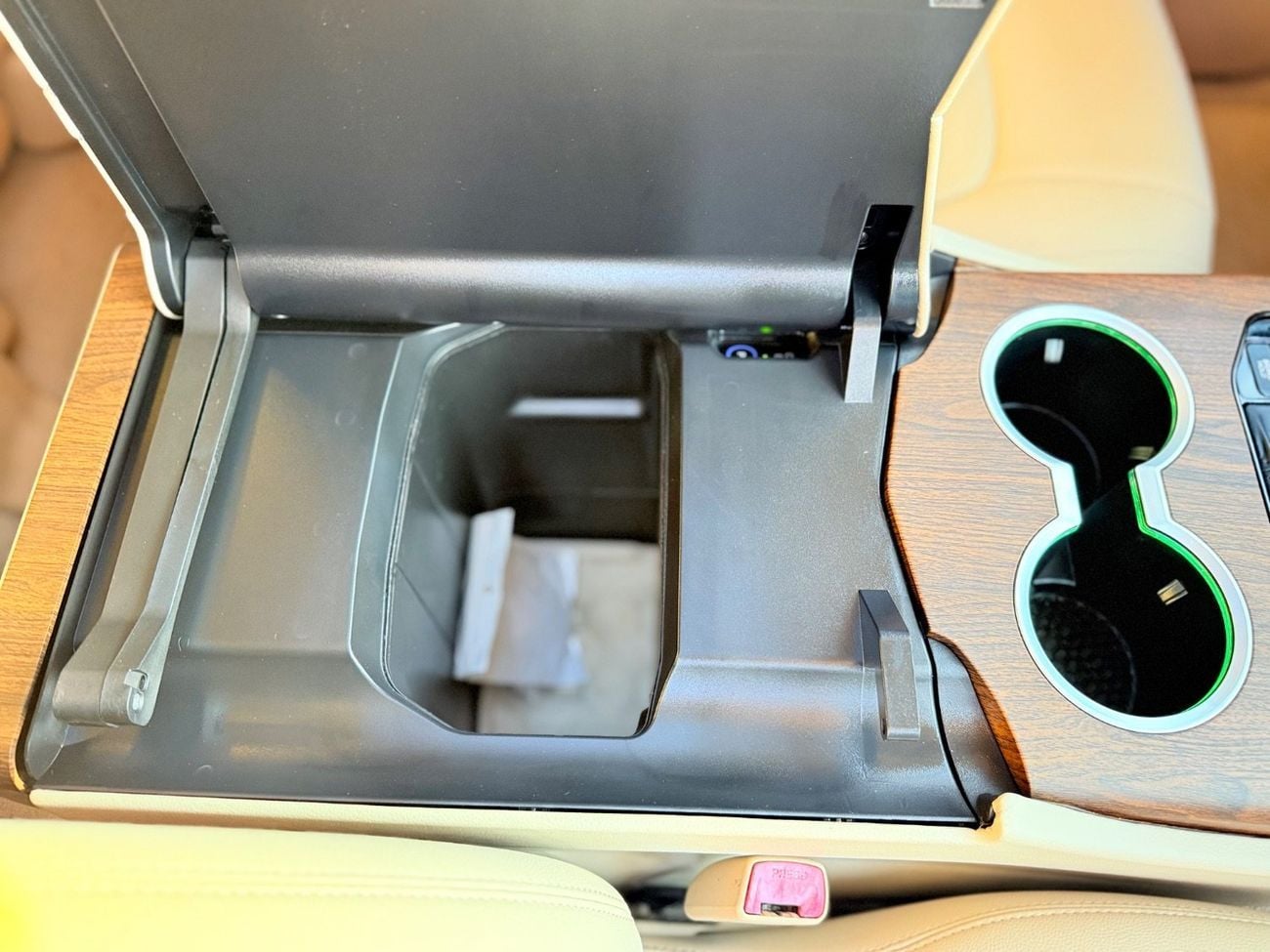 Toyota Land Cruiser GXR+ 4.0L Toyota landcuriser  Years 2019 GXR V6  4.0L facelifted interior and exterior 2025 Years fu