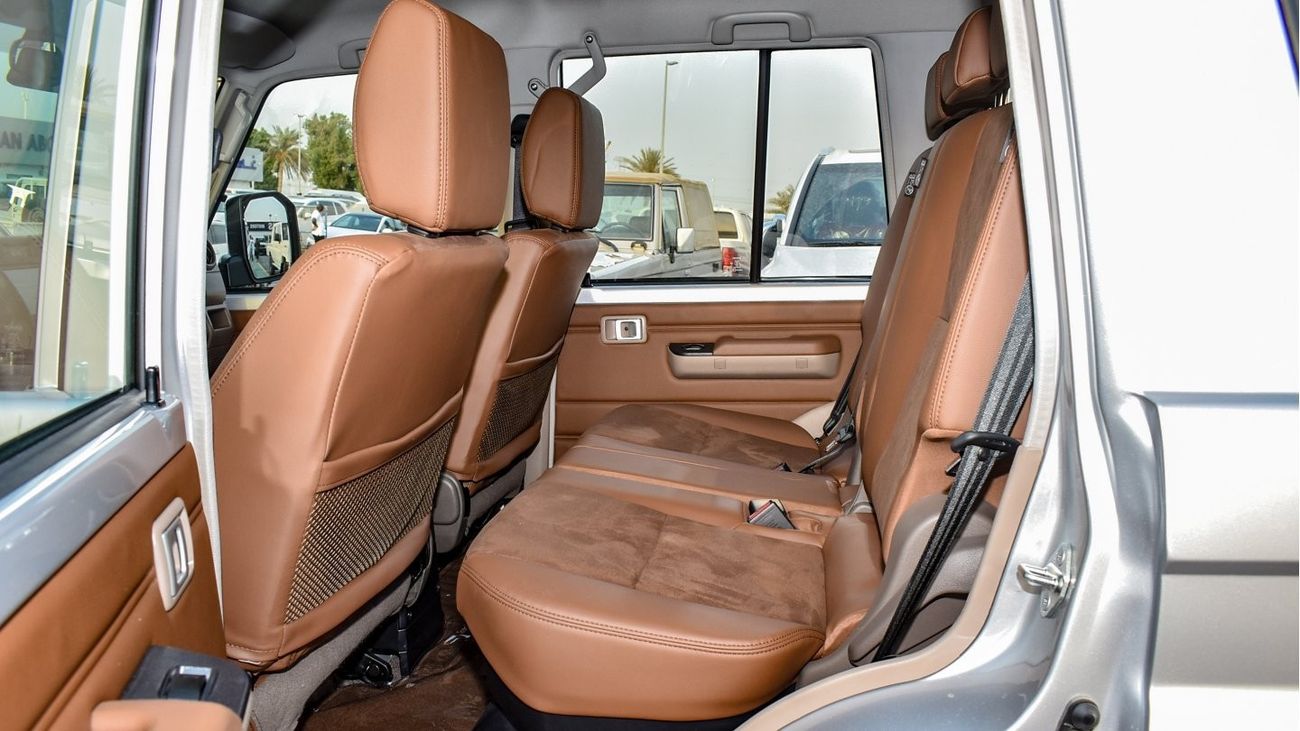 Toyota Land Cruiser 70 4.0L V6  A/T