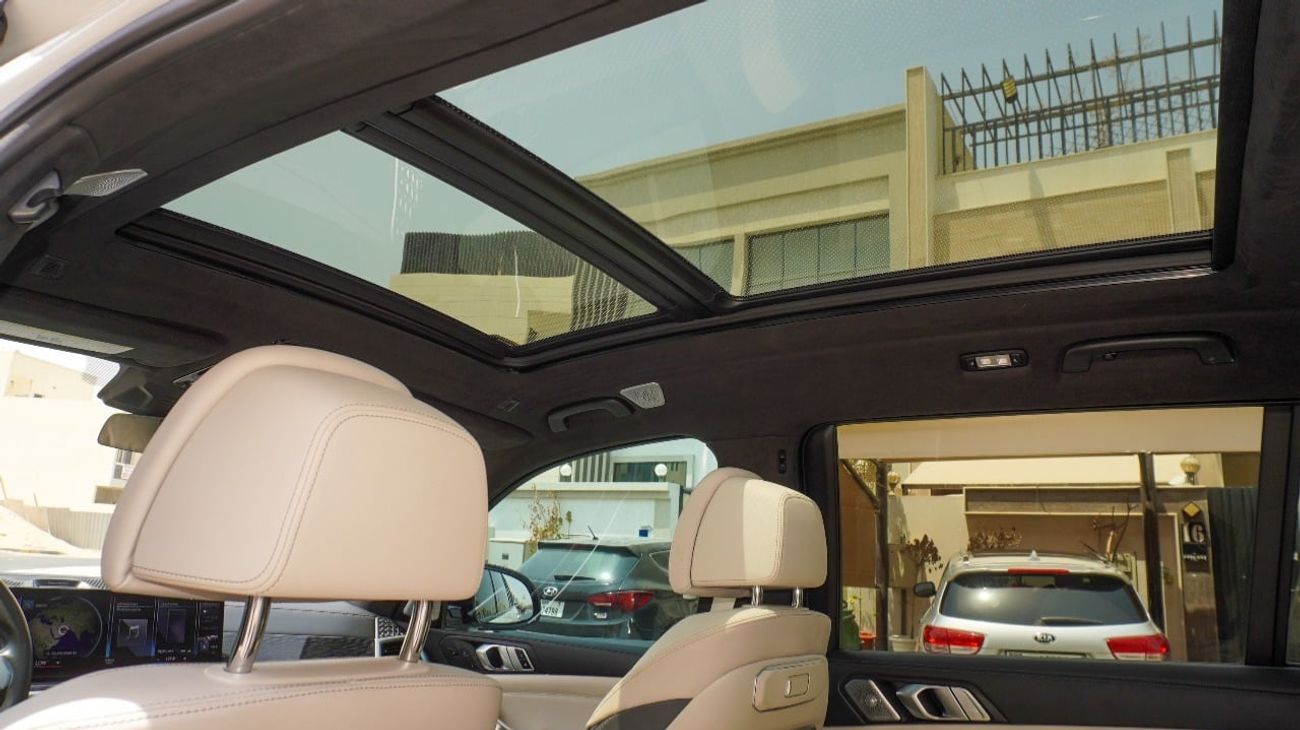 BMW X7 xDriveM60i (6 Seats)