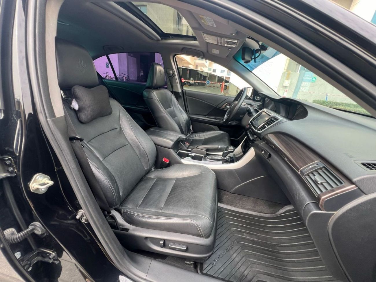 هوندا أكورد 2017 HONDA ACCORD 2.4L V4 - SUNROOF - ELECTRIC & LEATHER SEATS - PUSH START