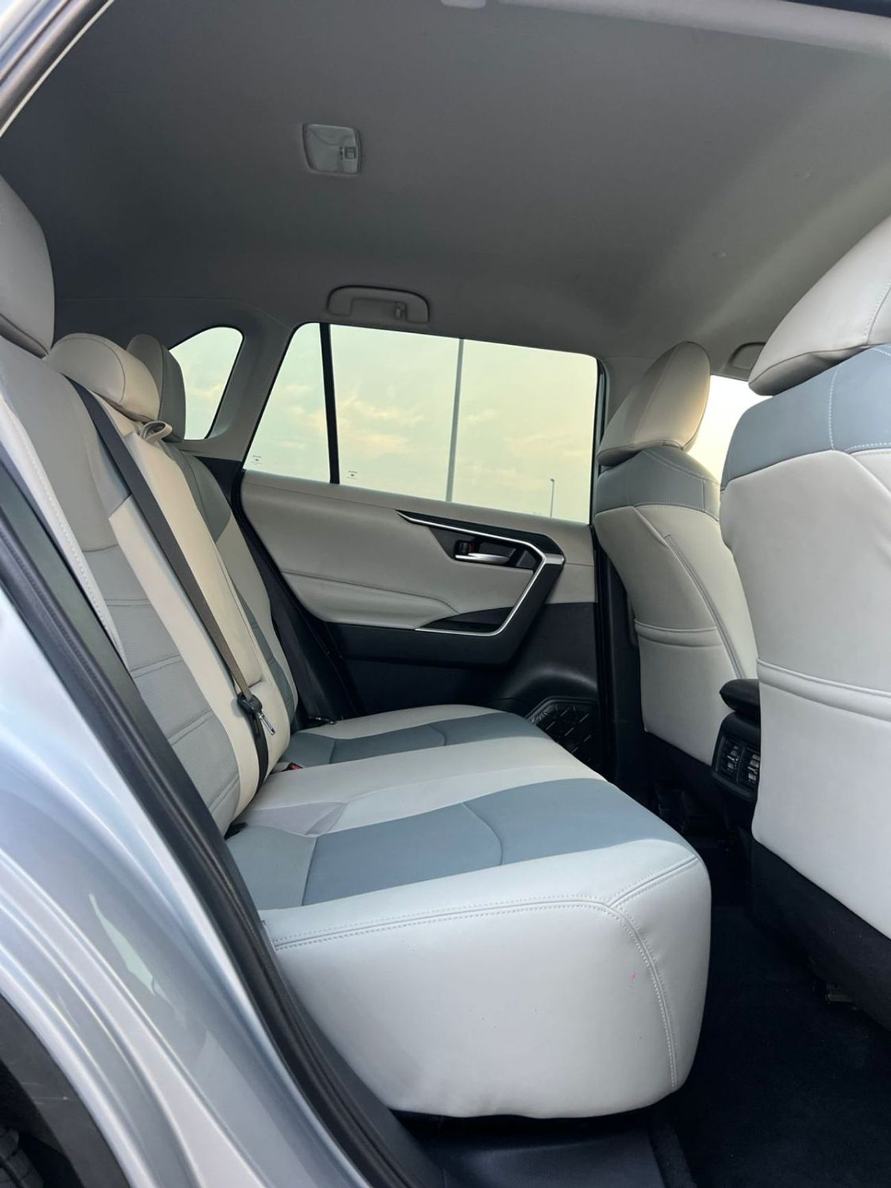 Toyota RAV4 2021 Toyota Rav4 XLE  - 2.5L V4 With Radar - Rear Camera - Leather Seats -