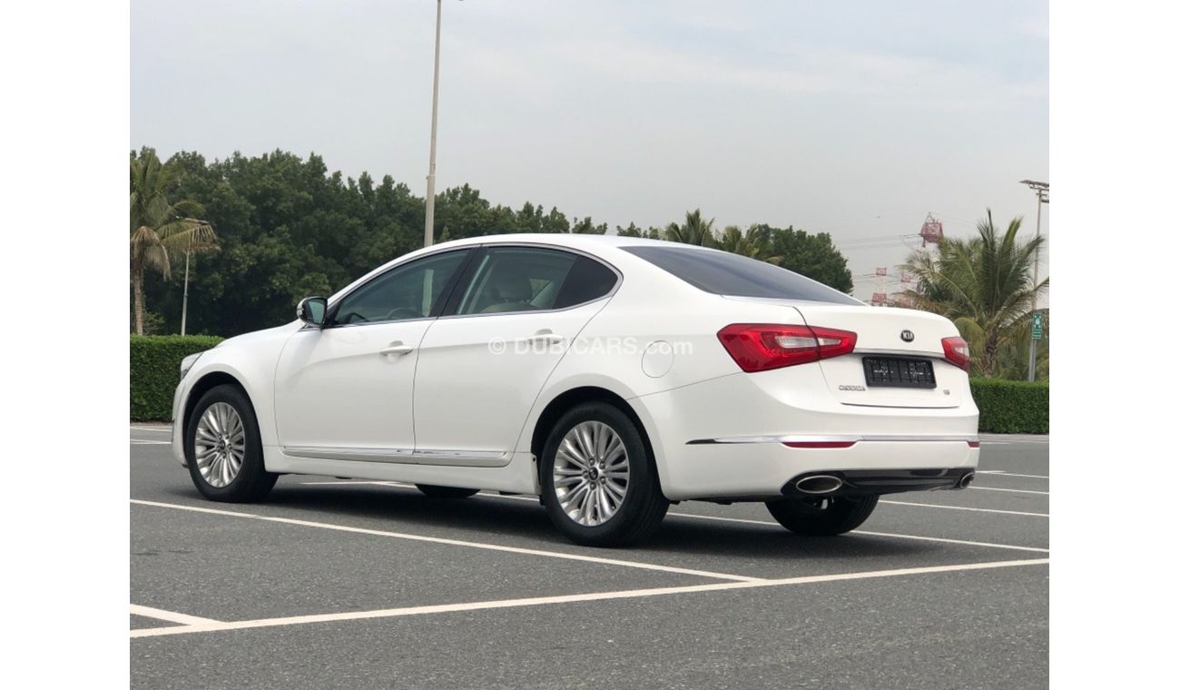 Kia Cadenza EX MODEL 2015 GCC CAR PERFECT CONDITION INSIDE AND OUTSIDE 2keys