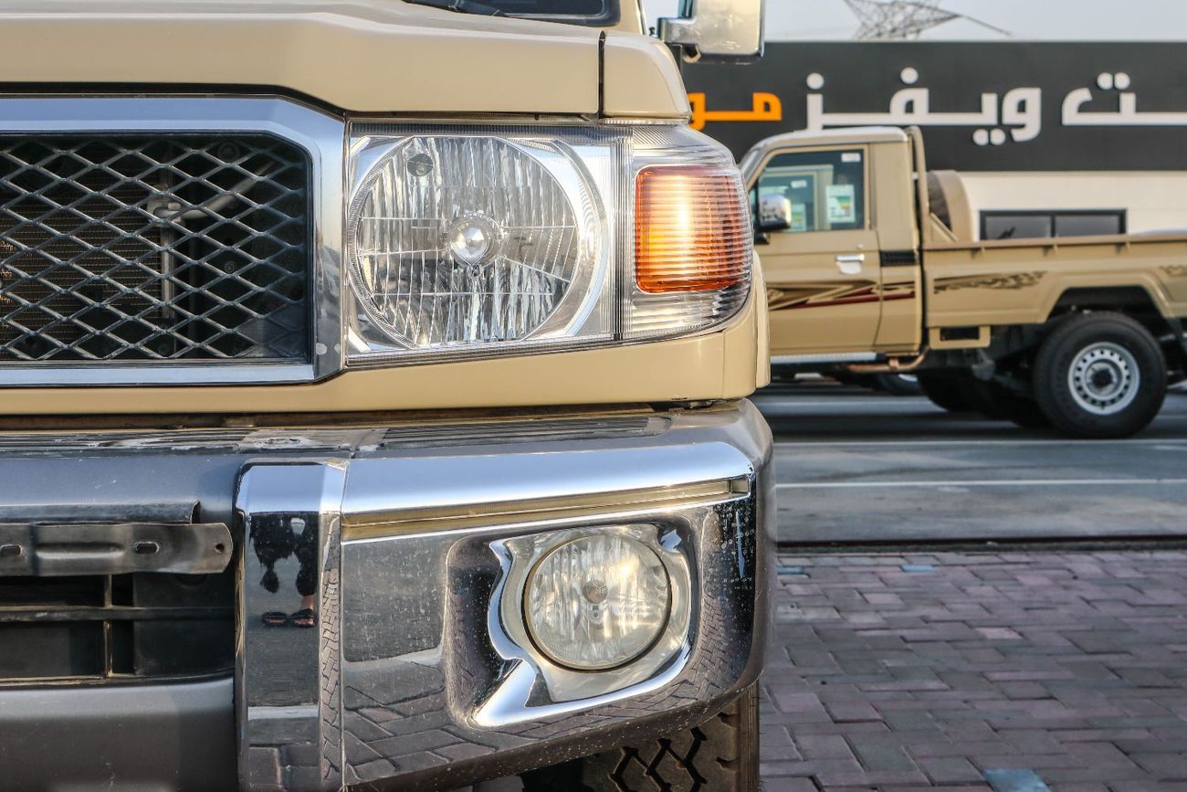 تويوتا لاند كروزر بيك آب Std 4.0L Single Cab Utility 4WD