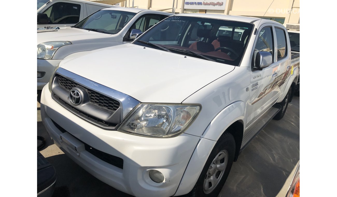 تويوتا هيلوكس Toyota Hilux D/c Pick up A/T,Model:2011.Excellent condition