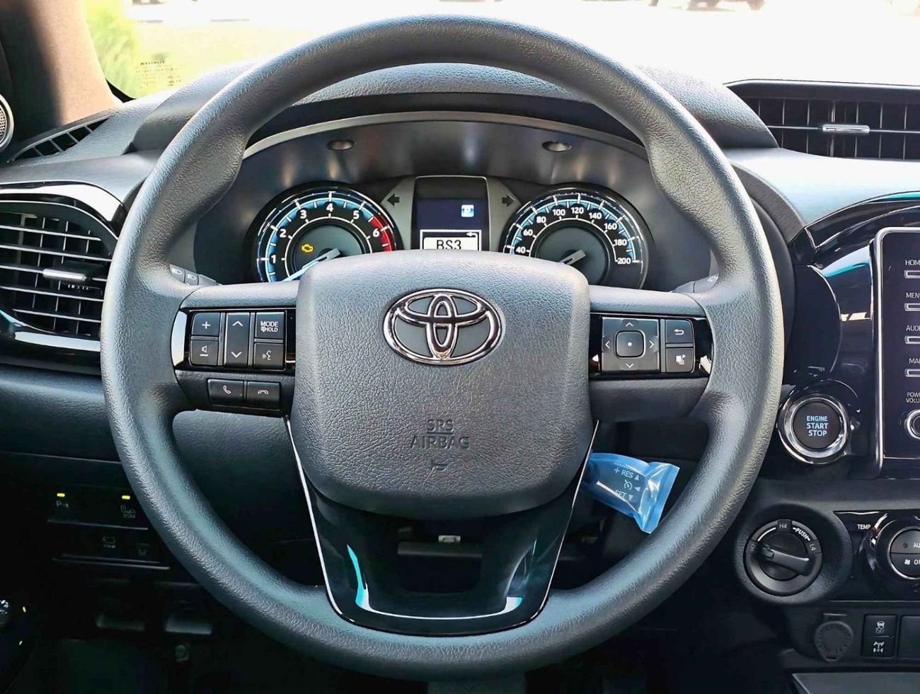 Toyota Hilux ADVENTURE |  4.0L V6 PETROL | 360 CAMERA | 18 AWHEELS WITH ROLL BAR | AUTO A.C (CODE # HPV6AF)