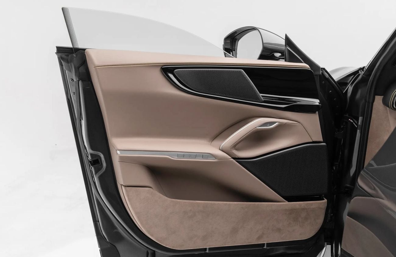 فيراري بوروسانجوي 6.5L V12 Naturally Aspirated Engine