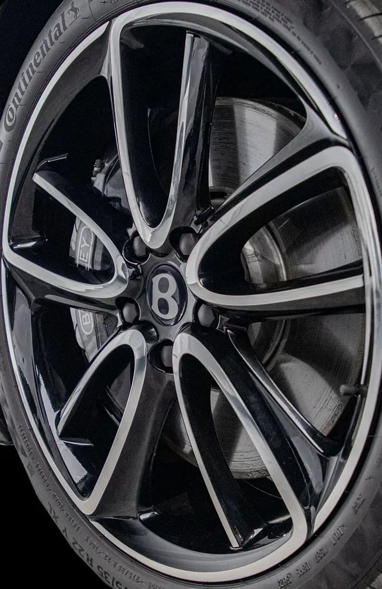 بنتلي كونتيننتال جي تي 6.0L W12 (626 HP)