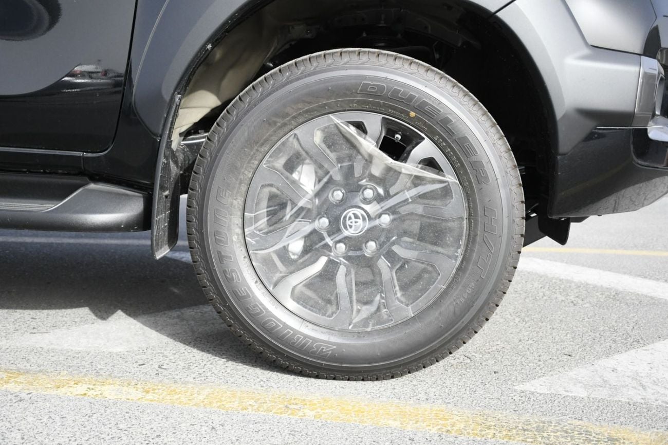تويوتا هيلوكس Toyota Hilux 4.0 LTR V6 Adventure Automatic Petrol 4x4 With Air Compressor
