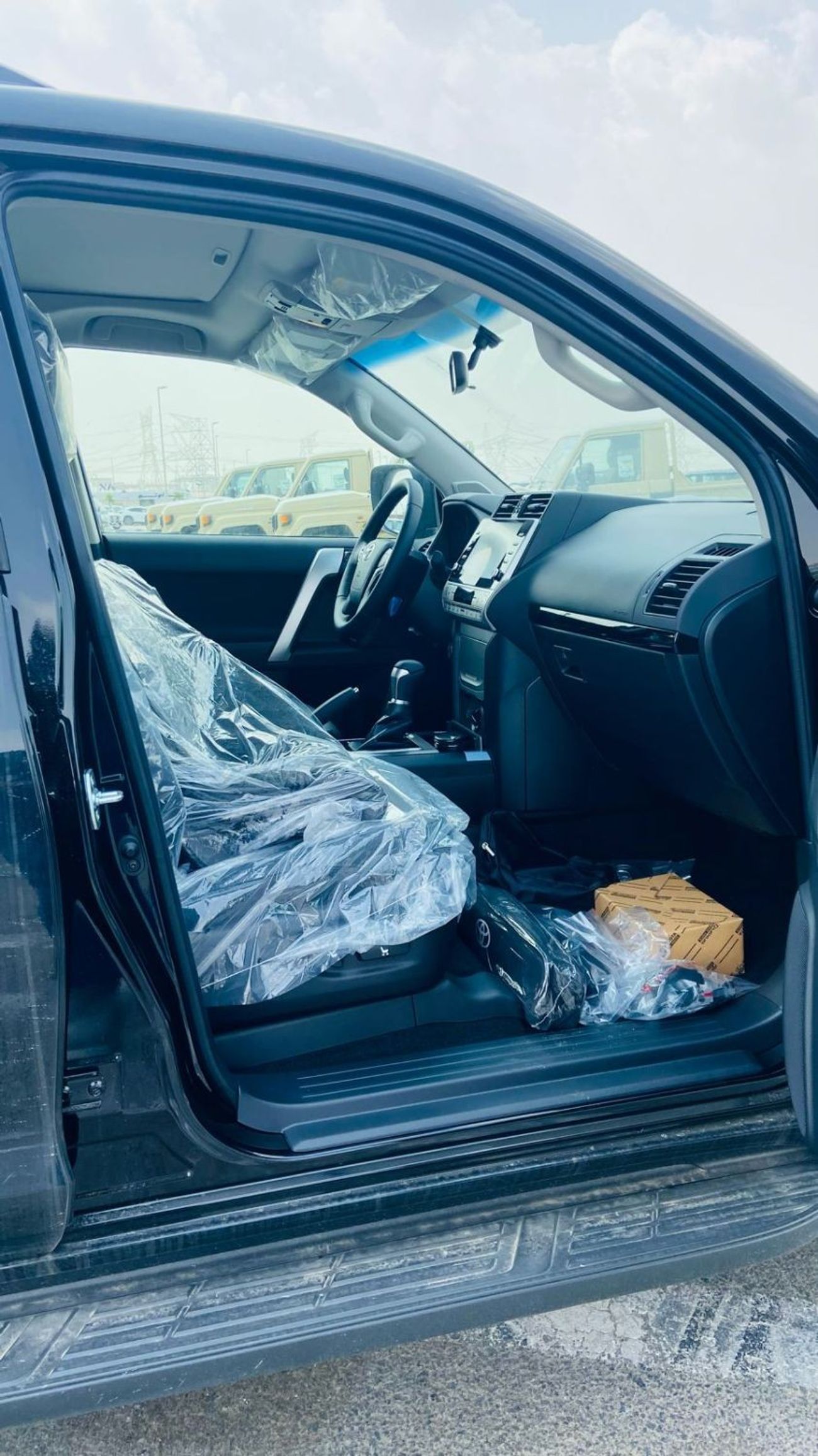 Toyota Prado 2023 Toyota Prado 2.7L V4 Petrol Europe Specs Full Options with Leather Seats, Sunroof and Cool box