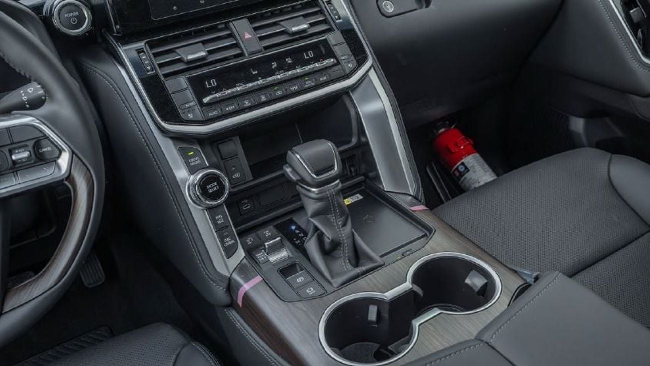 تويوتا لاند كروزر TOYOTA LAND CRUISER GXR 3.5 L TWIN TURBO HYBRID 2026 MODEL