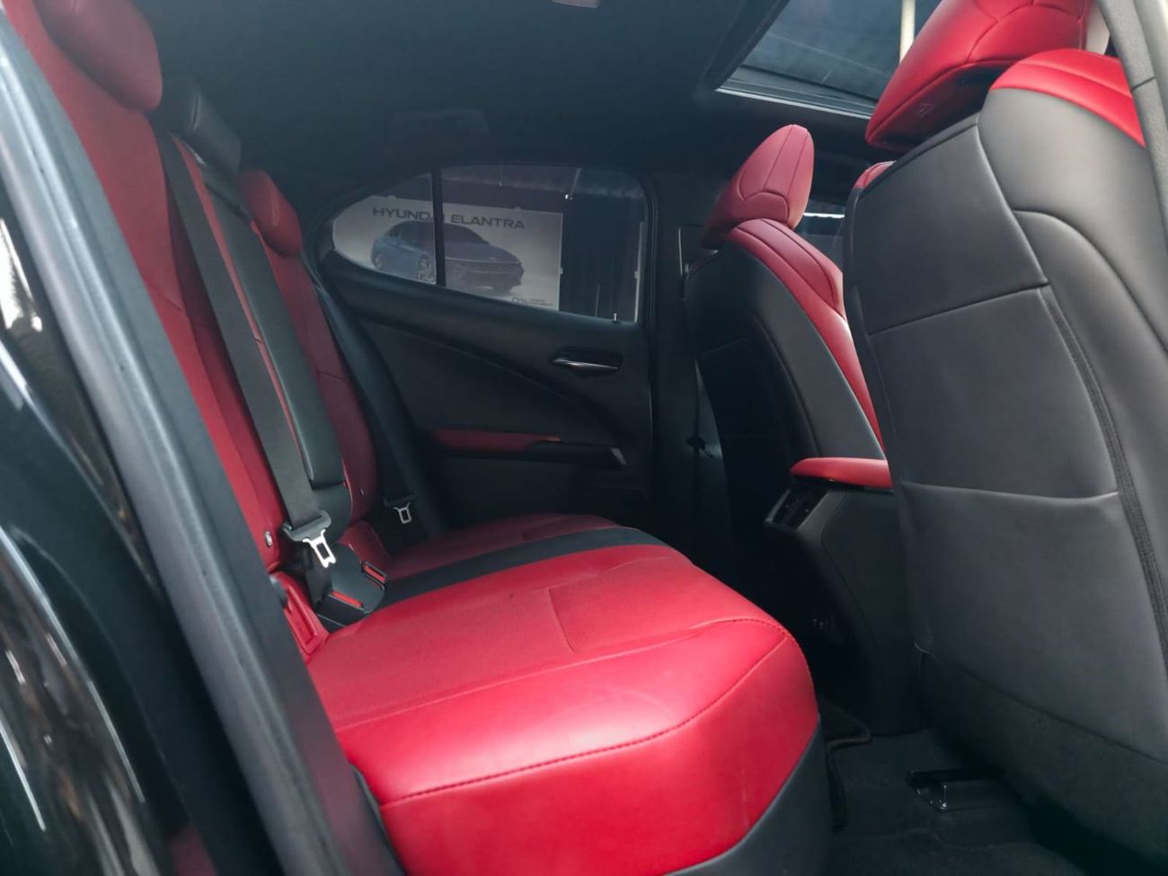 لكزس UX 200 F Sport Platinum 2.0L (169 HP)