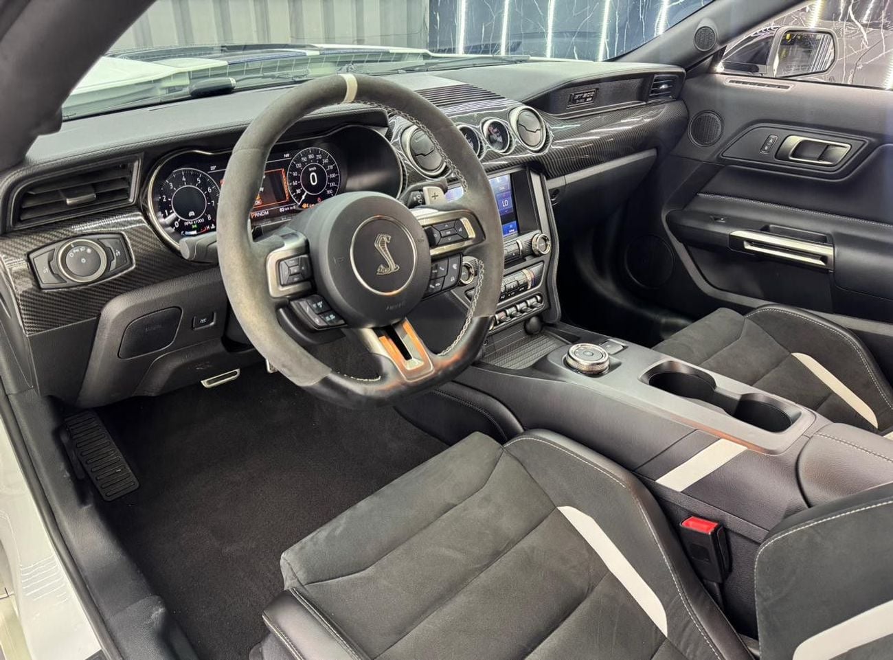Ford Mustang SHELBY GT500 Ford Mustang Shelby GT500 2022 Low Mileage | GCC | White/Blue | AL Tayer Warranty and Service 2028