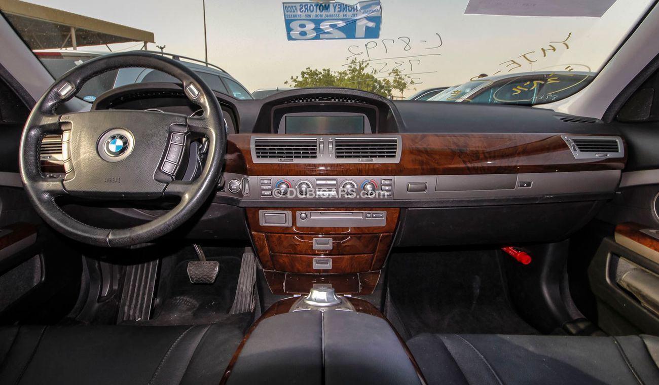 بي أم دبليو 735 i