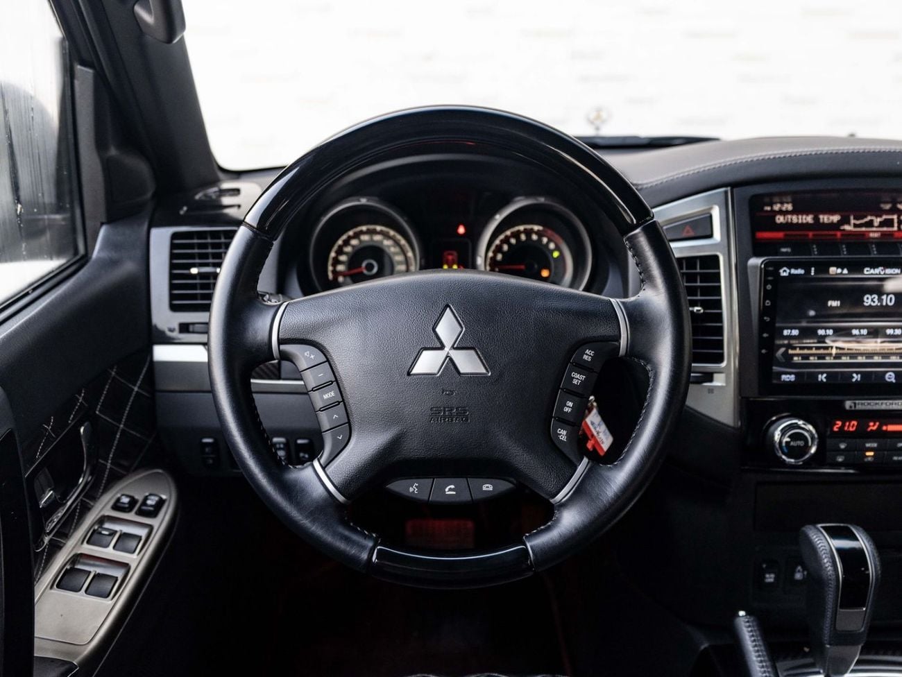 Mitsubishi Pajero GLS H/L SIGNATURE EDI