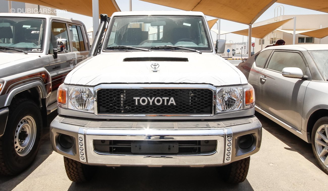 Toyota Land Cruiser Pick Up 2017 MODEL TOYOTA LAND CRUISER 79 SINGLE CAB PICKUP V8 4.5L TURBO DIESEL 3 SEAT MANUAL TRANSMISSION