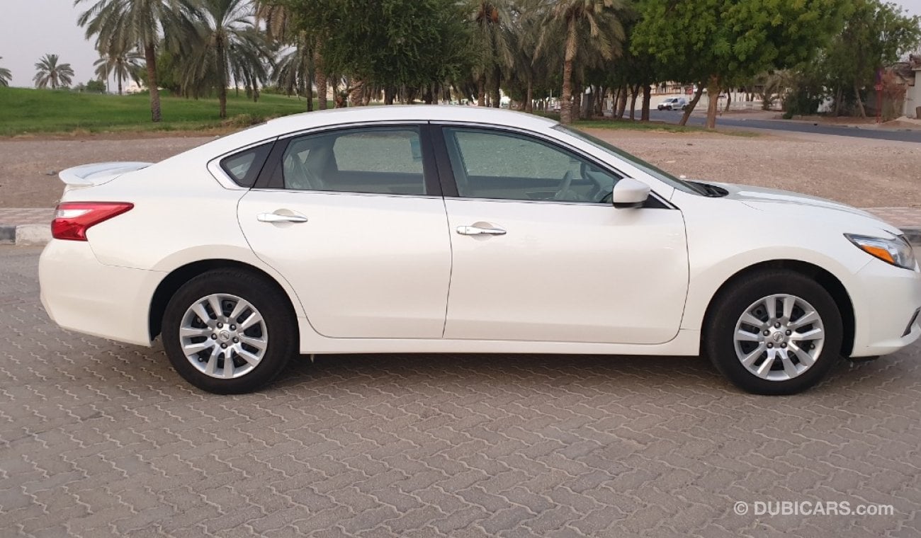 Nissan Altima 2.5 S Model 2018 GCC Specs Single Owner Low Mileage Like Brand New