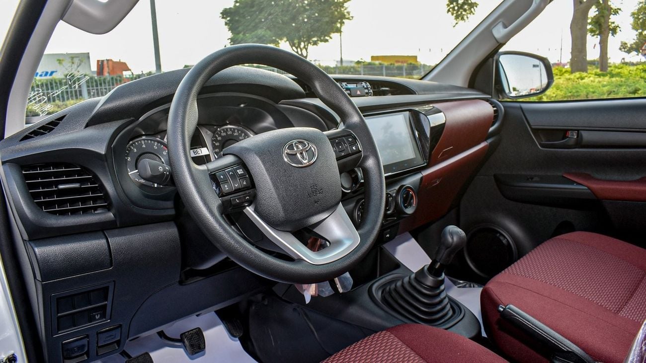 Toyota Hilux GL 2.7L Single Cabin 4WD M/T