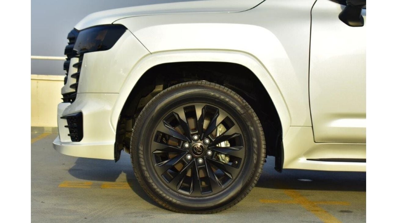 Toyota Land Cruiser 300 GXR Black Edition